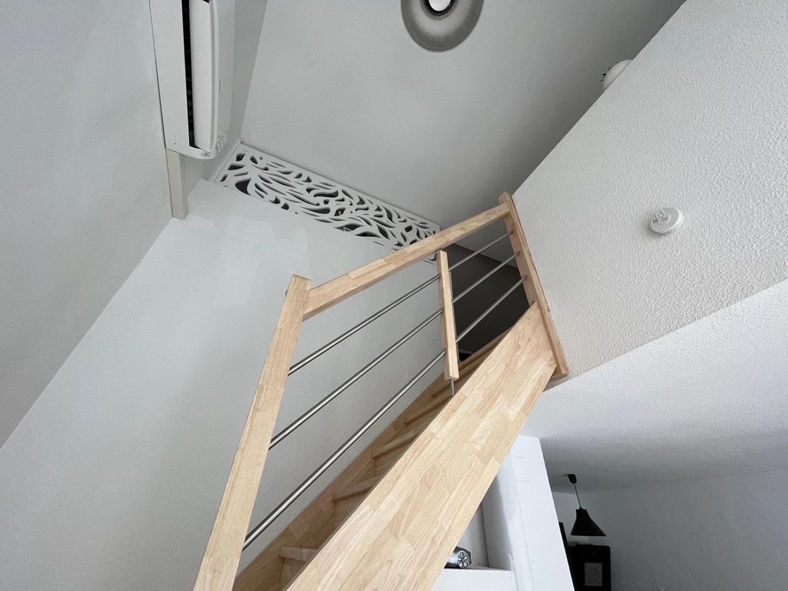 Duplex Bordeaux - Place De Parking Privee - Tram Apartment Cenon